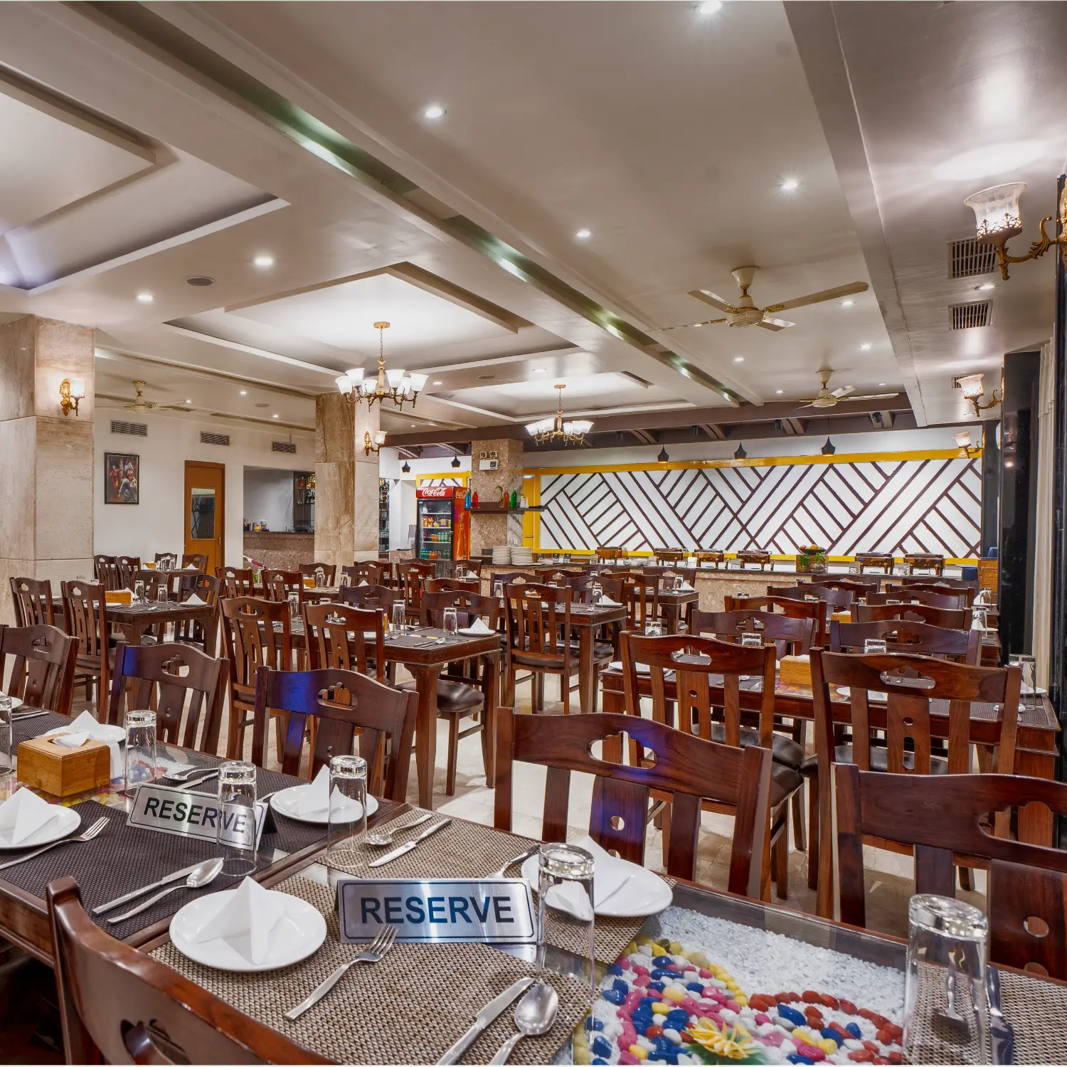 Restaurant & Bar